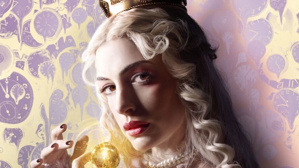 Белая Королева Алиса в Зазеркалье фото