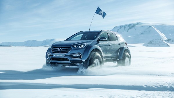 Hyundai Santa Fe 2017 в арктике зимние обои hd