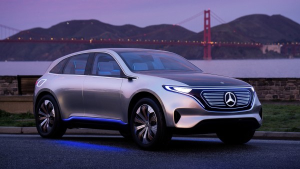 Mercedes-Benz Generation EQ Concept у ночного города обои hd