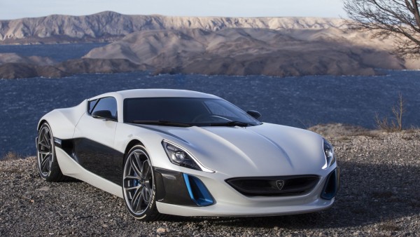 Rimac Concept One двухместный спортивный электромобиль на берегу моря обои HD