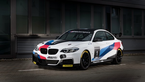 BMW M240i Racing 2018 картинки авто