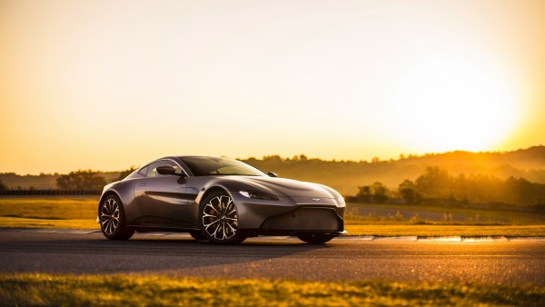 Aston Martin Vantage (Вантаж) обои 4K