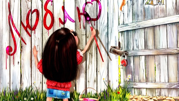 Маленькая девочка пишет на заборе слово Люблю