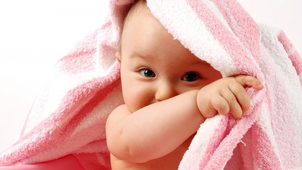 Ребенок в полотенце