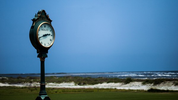Большие часы роликс на побережье моря обои HD