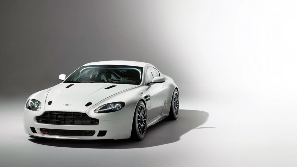 Aston Martin картинки автомобиля