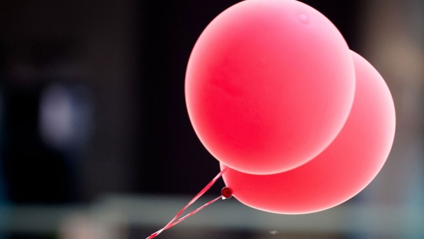 Розовые воздушные шарики обои на рабочий стол
