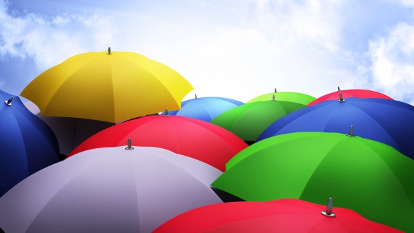Разноцветные зонтики от дождя обои hd