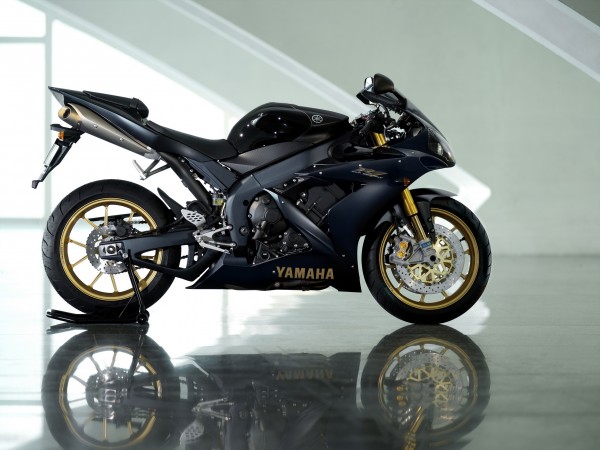 Yamaha мотоцикл картинки для рабочего стола скачать