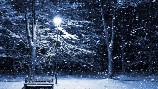 Тихая ночь с фонарными столбами картинки зимы на рабочий стол