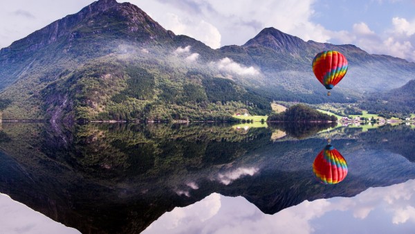 Воздушный шар, горы, озеро, отражение, фото, картинки