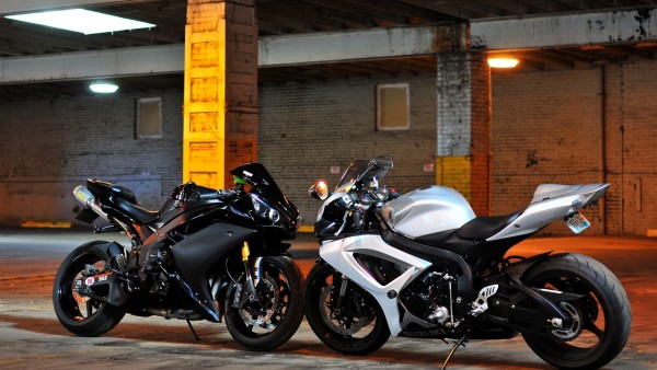 Обои с Yamaha R1 и Suzuki GSX r