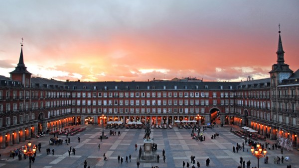 Мадрид, Испания, выставочный центр, главная площадь, город