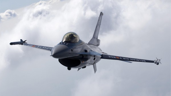 бельгийский истребитель F-16
