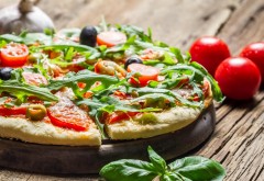 Пицца помидоры базилик оливки фоновые заставки скачать