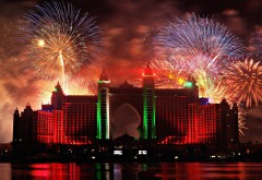 Широкоформатная картинка праздника в городе Дубаи