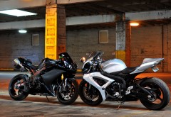 Обои с Yamaha R1 и Suzuki GSX r