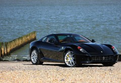 Ferrari, черный, вид спереди, пляж